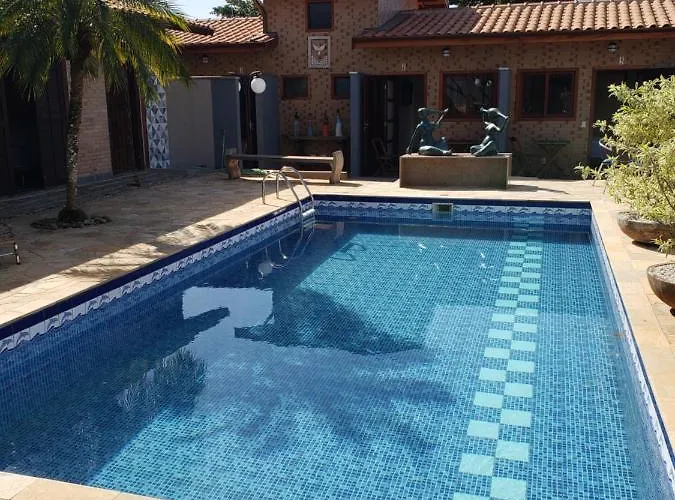 Suítes Verano Ubatuba - Bairro Itaguá - com piscina